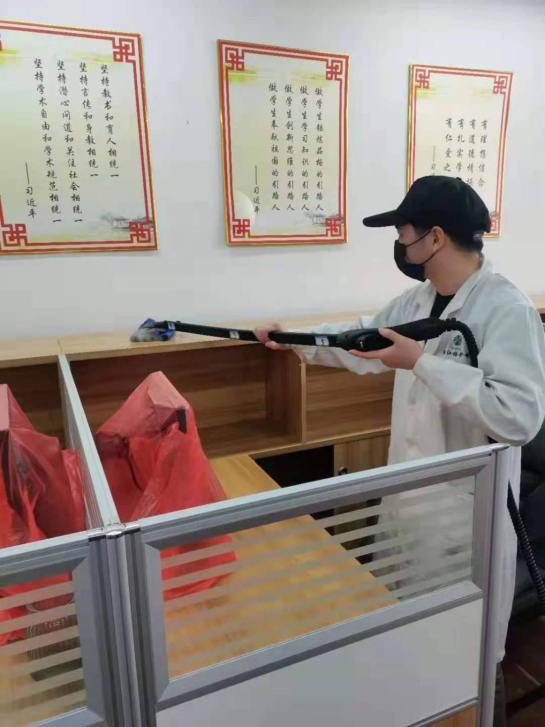 晨卿小学办公室